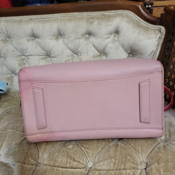 (SOLD)Authentic Givenchy Antigona GM in blush pink - Picture 5 of 11